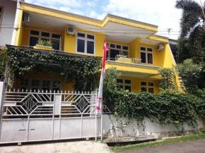 Отель Cendana Mulia Hostel Bogor  Богор